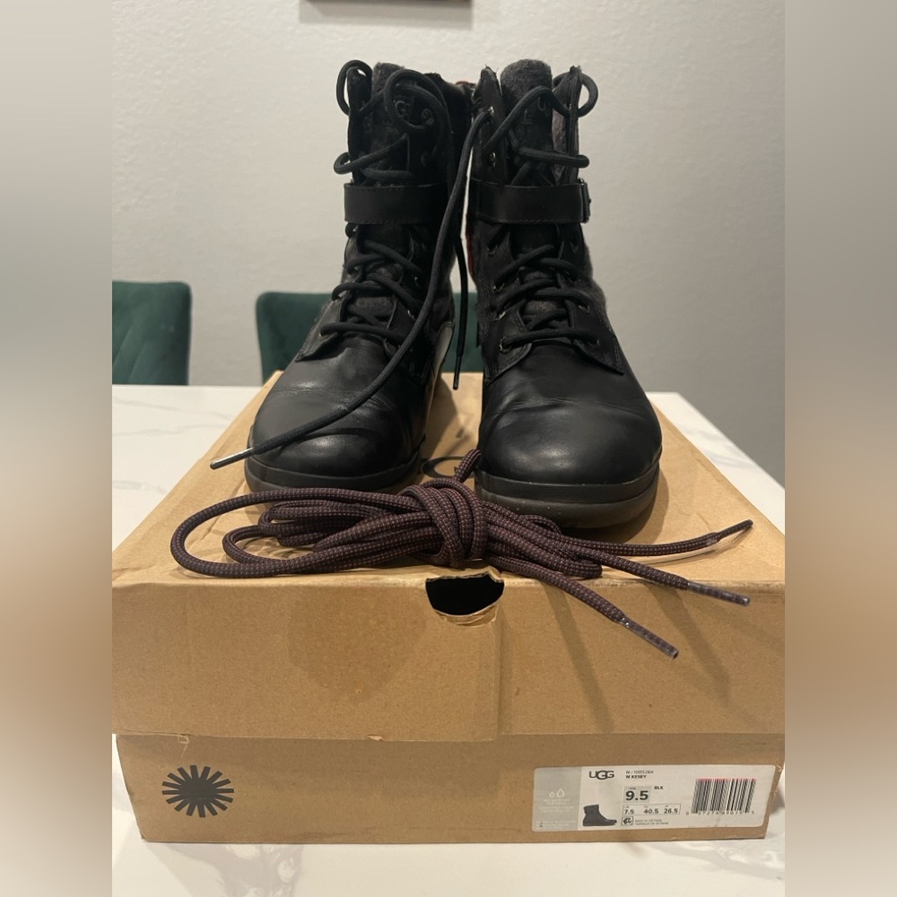 UGG Kesey Boots 9.5 - Picture 6 of 9